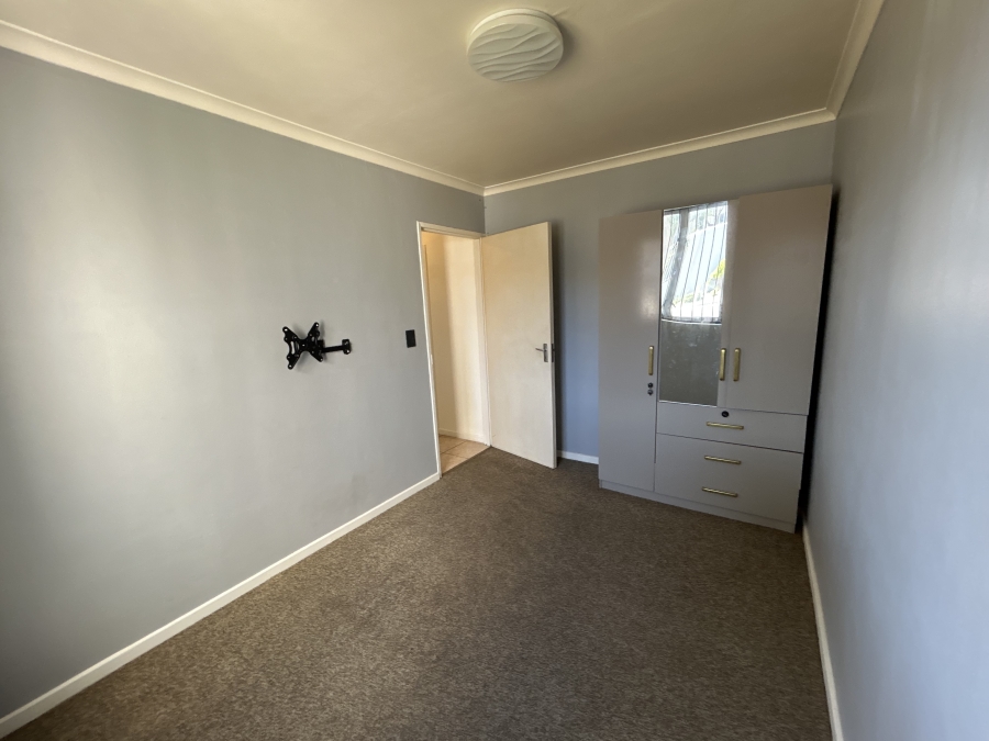 To Let 2 Bedroom Property for Rent in Royal Ascot Western Cape